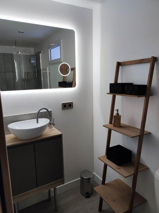 Des Monts Caubert Apartment *
